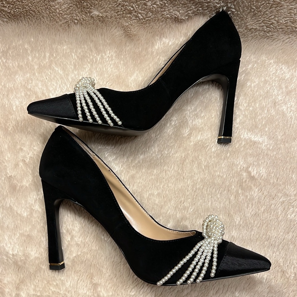 WHBM White House Black Market Pearl Knot High Heel Pump - Picture 9 of 17